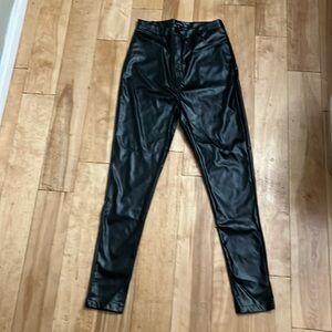 Boohoo Size 8 black faux leather pants